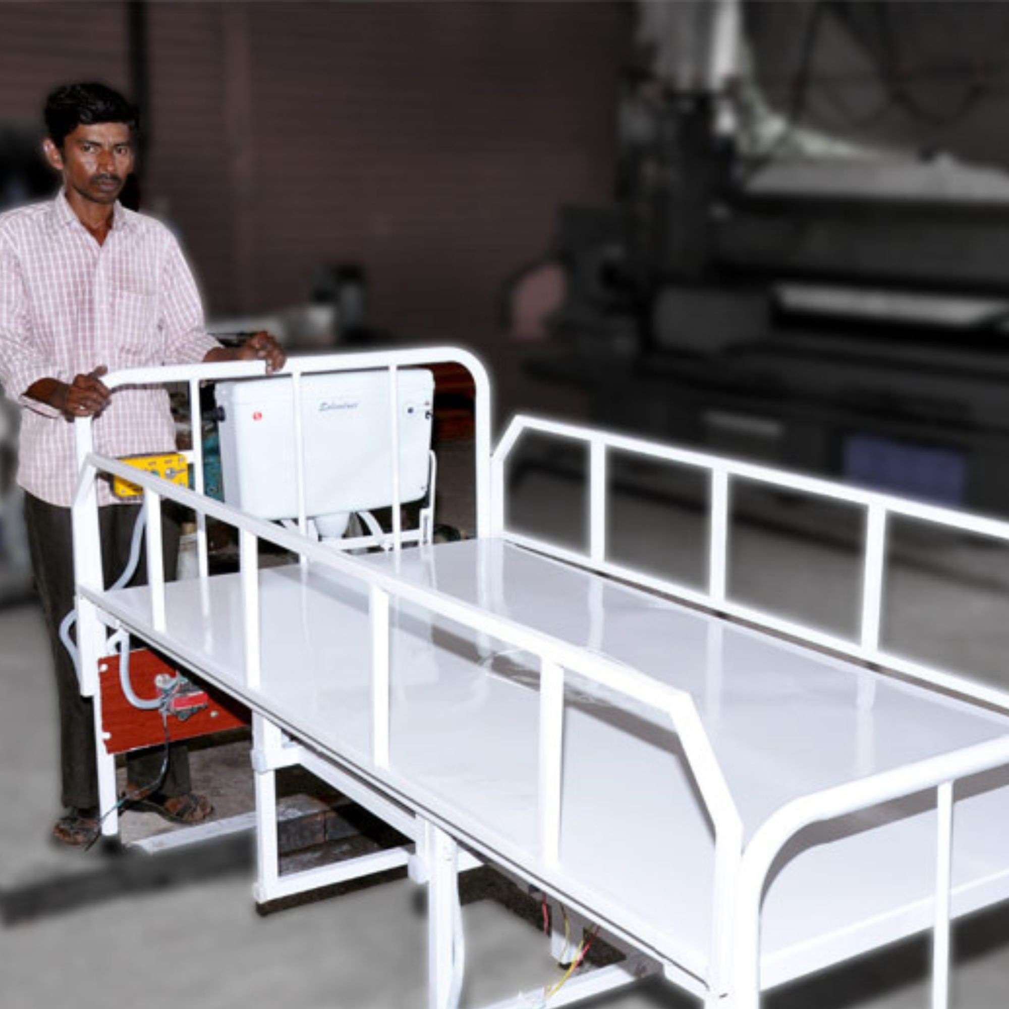 Toilet attached Cot Gian